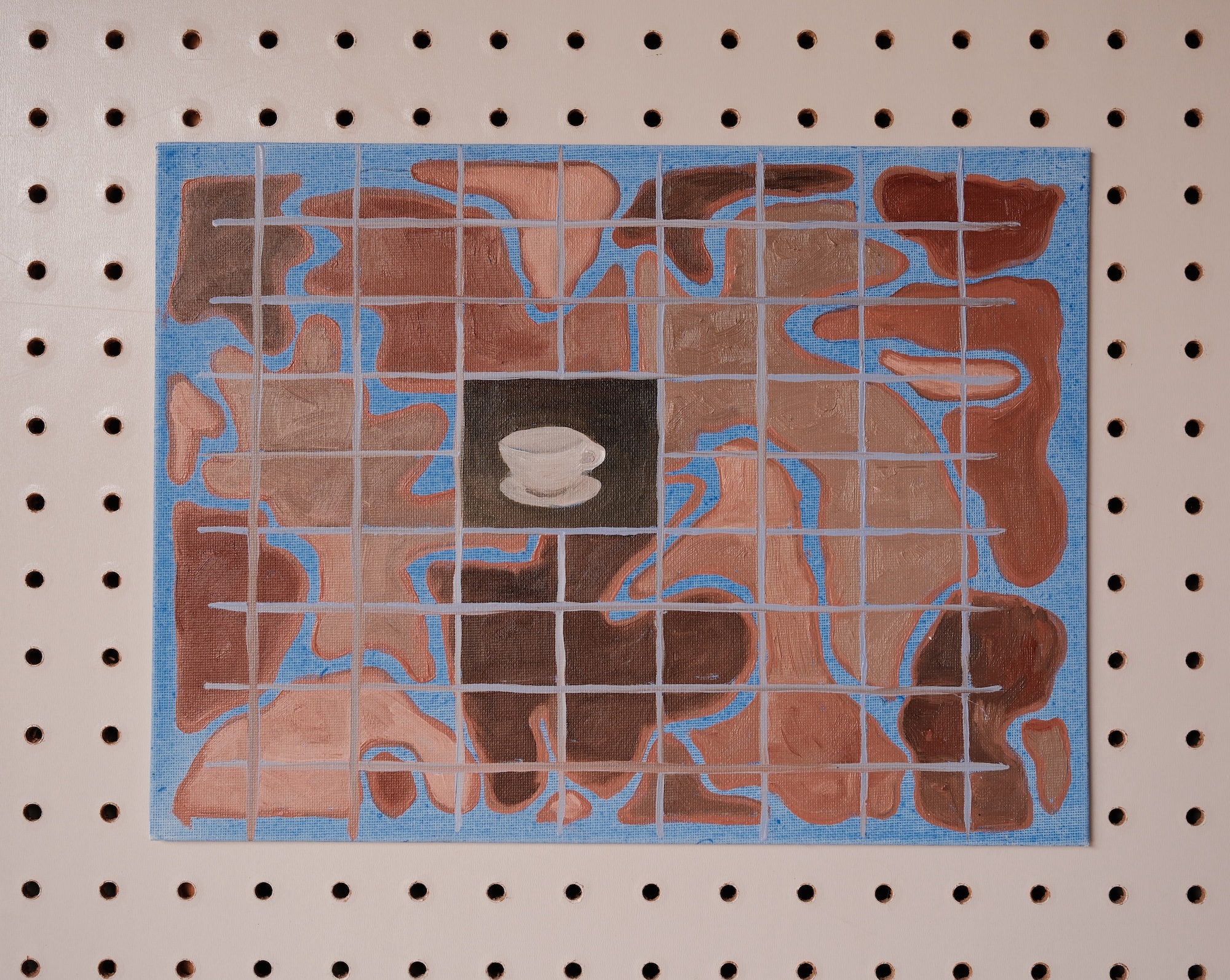 Grid with teacup
